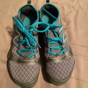 New Balance Minimus size 9.5 trail shoes